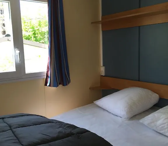 אתר קמפינג Calme Et Nature קסטלאנטה